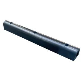 Tope parachoques de goma de 900 mm con tres taladros para fijar a pared o muelle